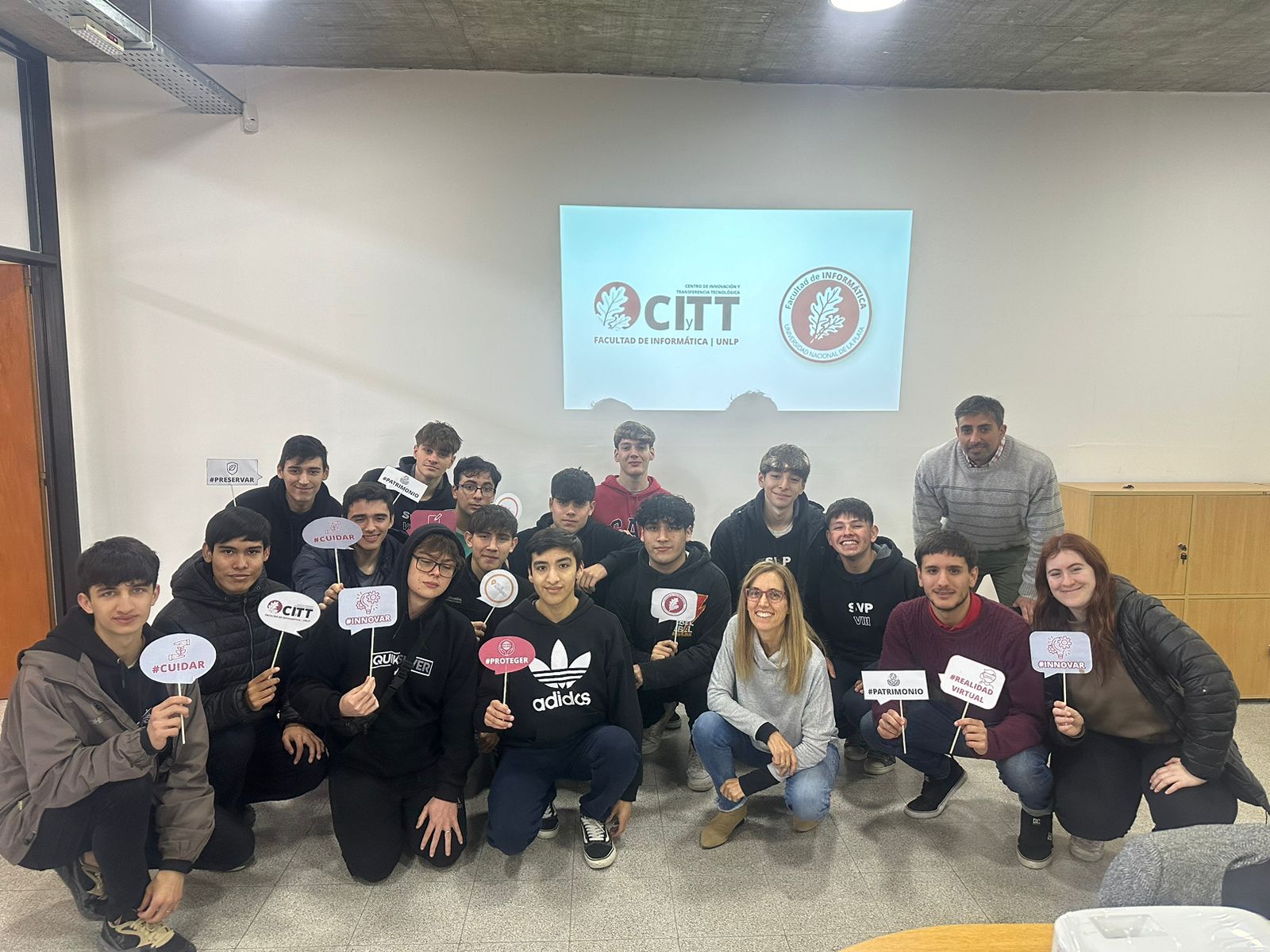 En este momento estás viendo Alumnos de la Escuela Técnica San Vicente de Paúl visitaron el CIyTT